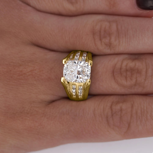 IGI Cert. 4.5 Carat Cushion Lab Grown Diamond 18K Gold Ring