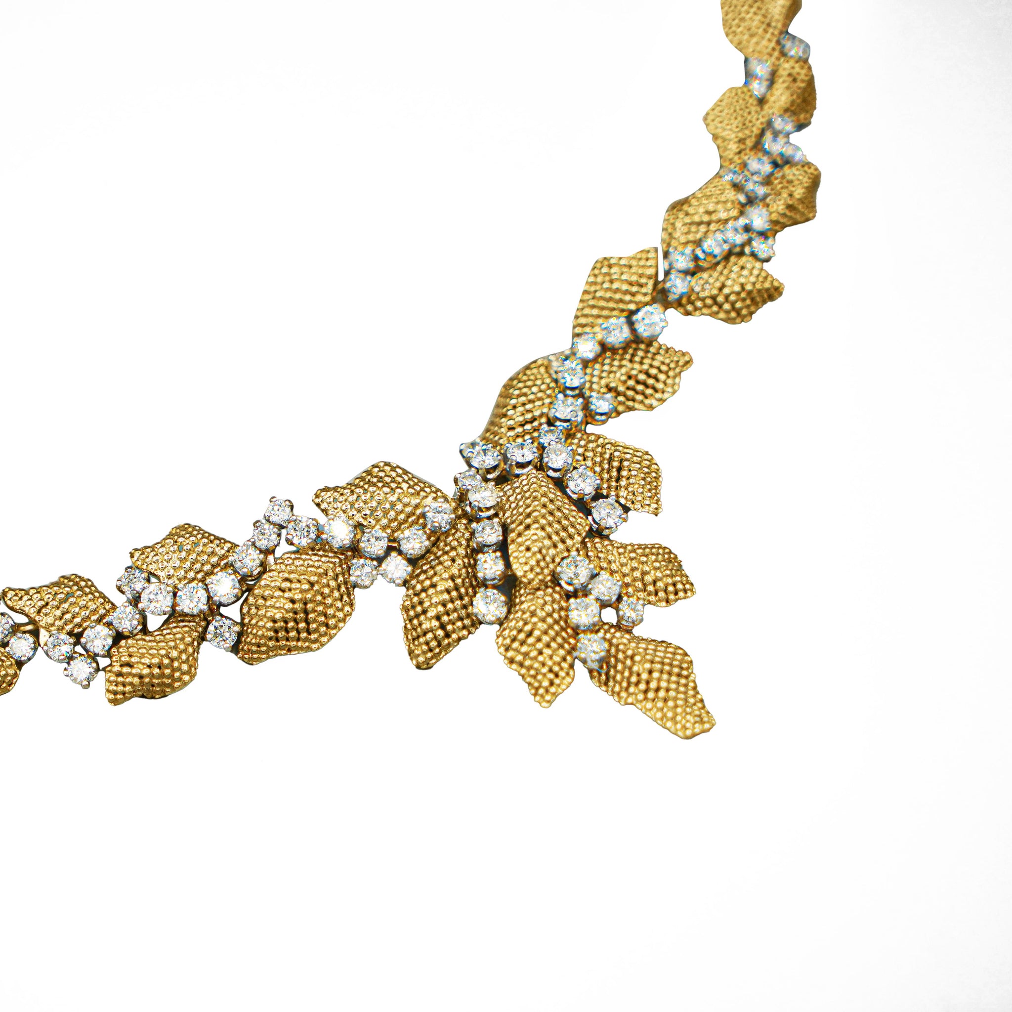 Vintage 7.3 Carat Diamond 18K Gold Textured Floral Leaf Chandelier Necklace